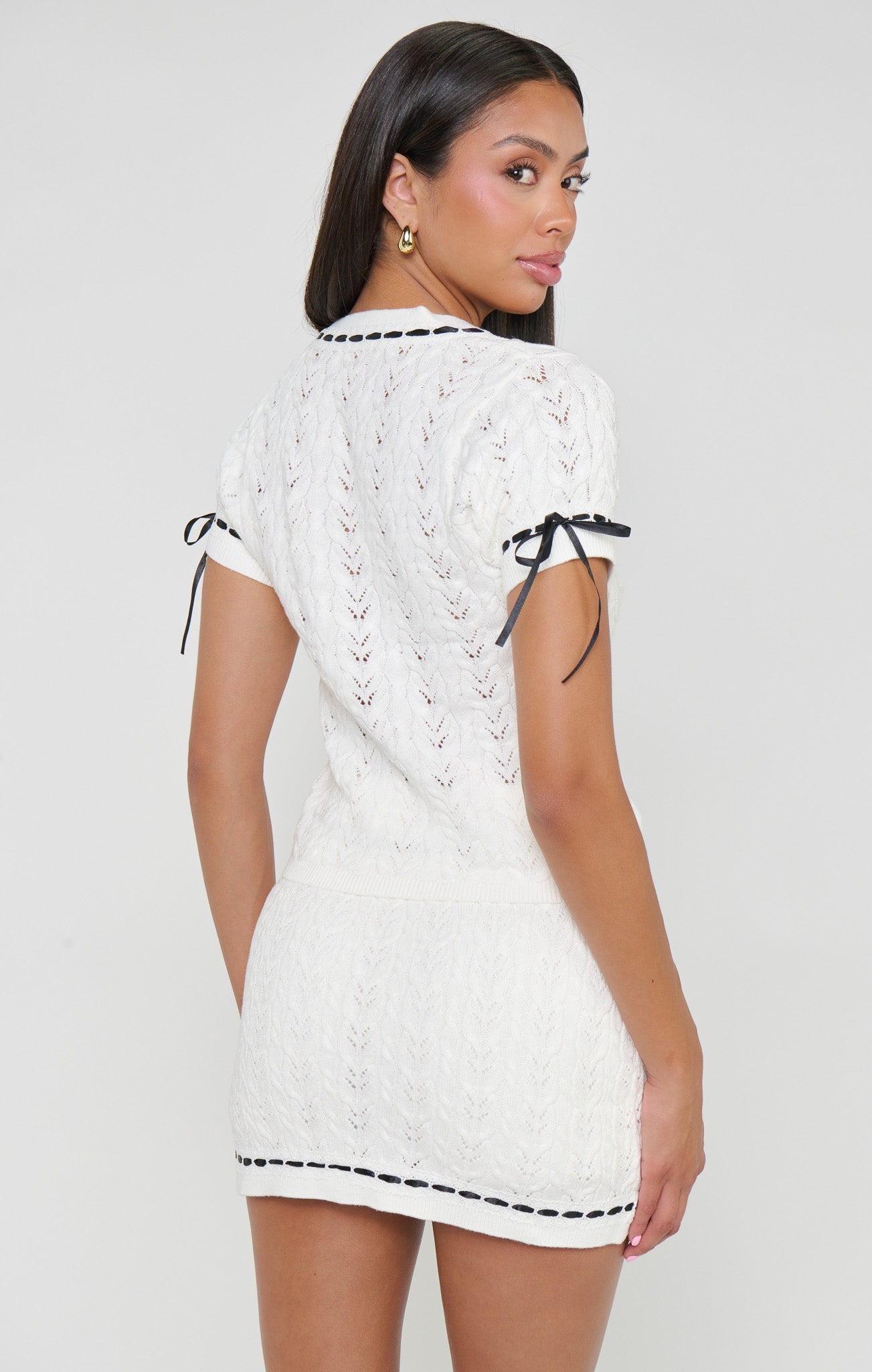 Sim Top ~ Ivory Knit With Black Trim - Image 4